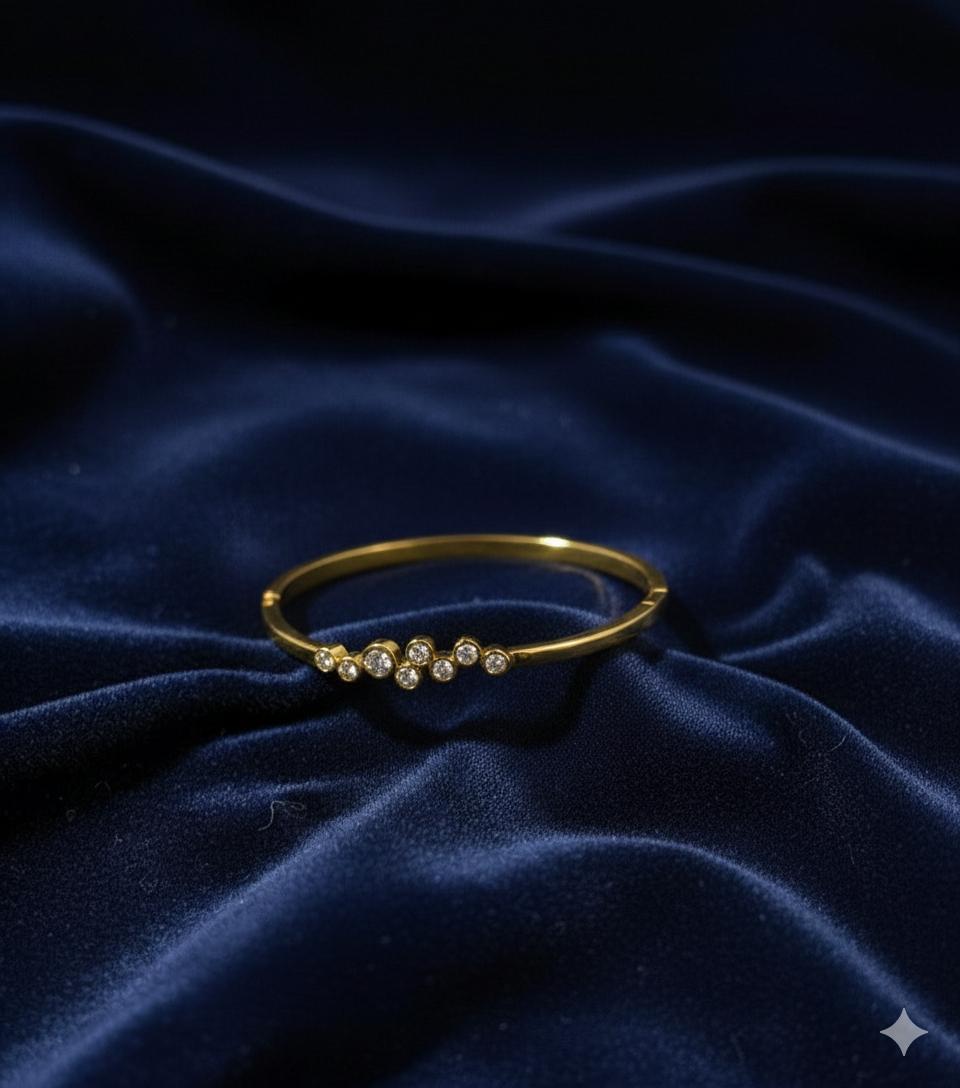 Golden Sparkline Delicate Bracelet