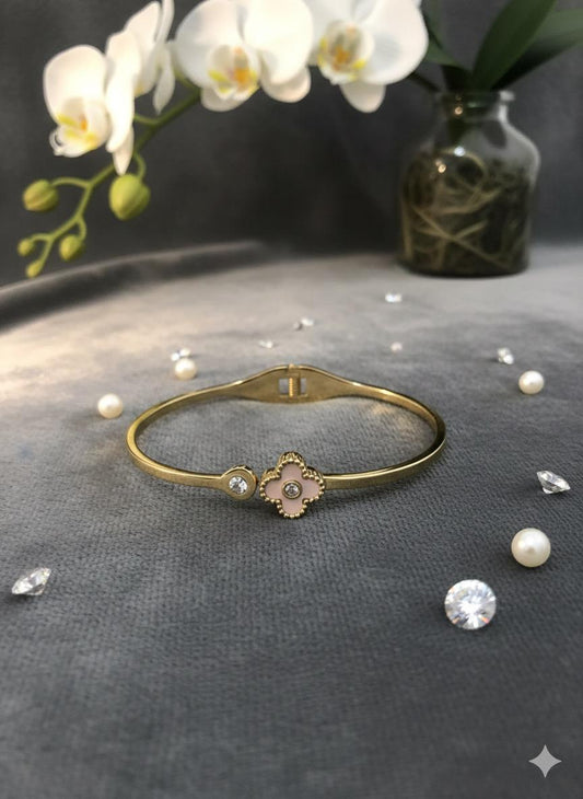 Blush Clover Elegance Bracelet